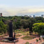 Parque Lezama suma un nuevo espacio de sombra para mejorar el descanso y la permanencia.