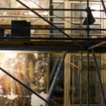 Descubren un mural realizado con hojas de oro durante la restauración del histórico Plaza Hotel